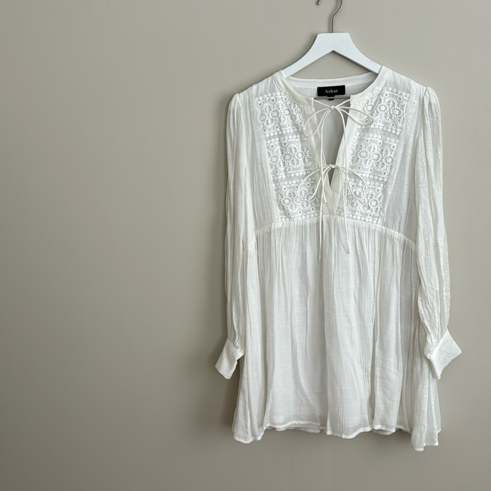 White dress. Size small. Only worn once!